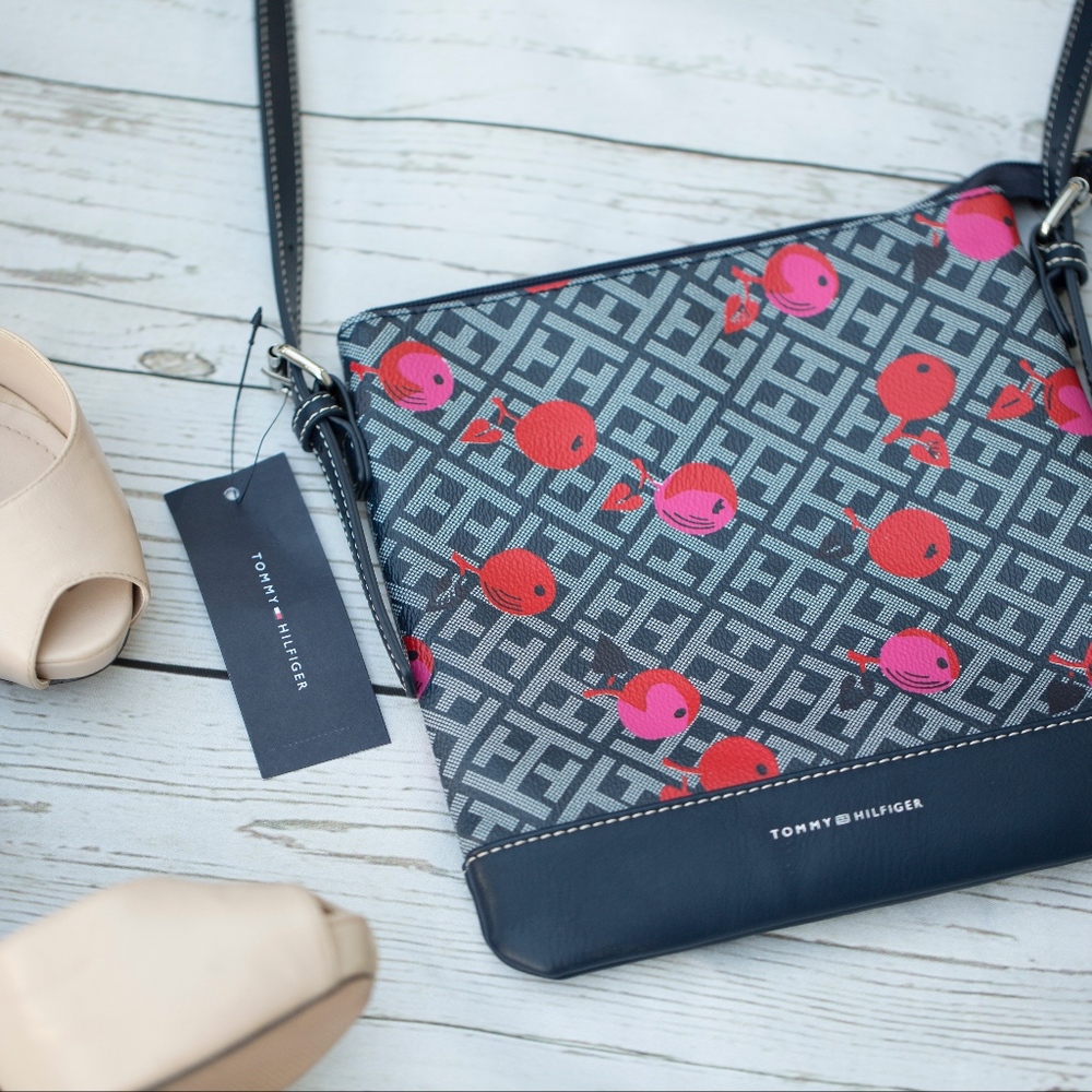 Cute Tommy Hilfiger Cherry XBODY Purse - Picture 1 of 8